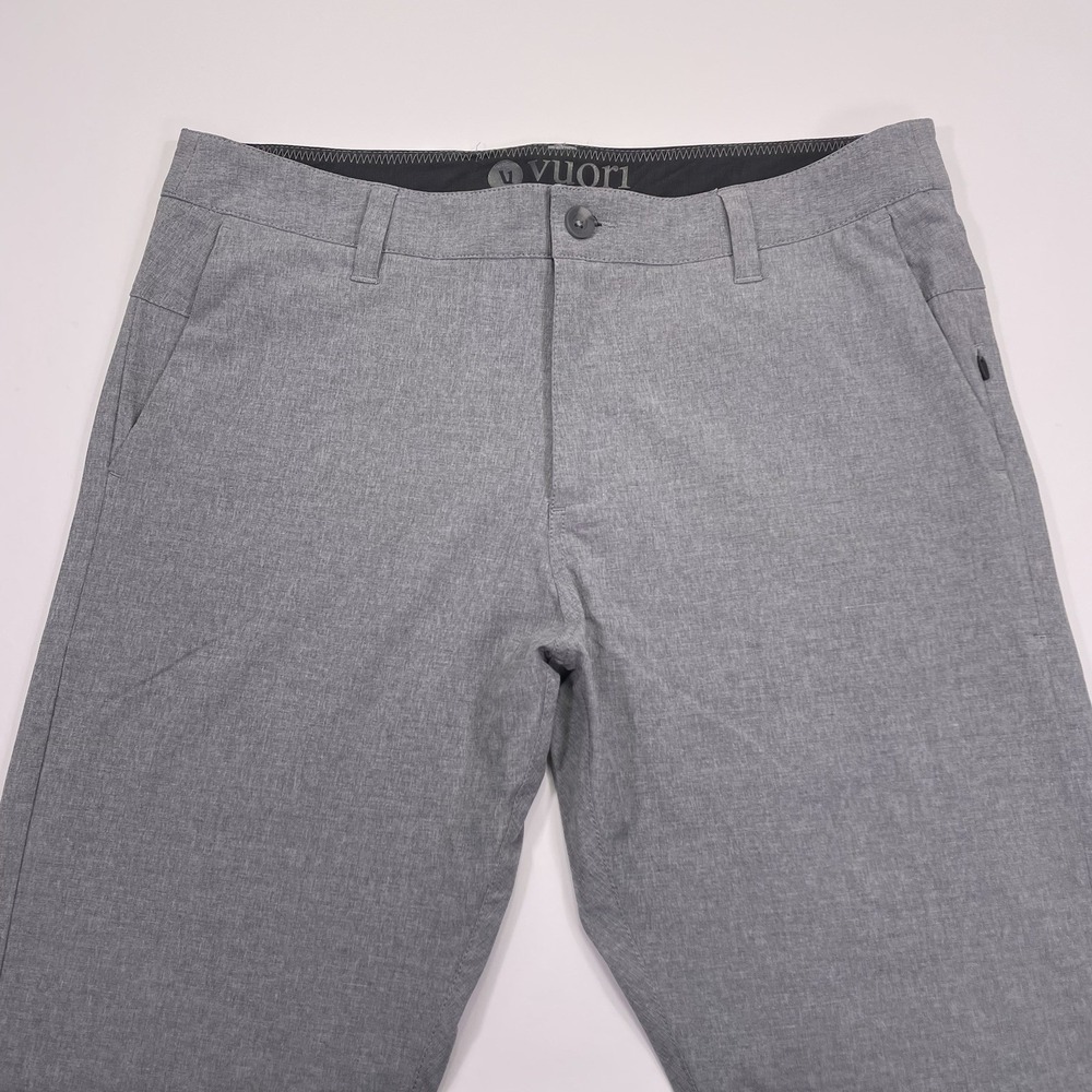 Vuori Performance Chino Pants Men's 33 (35x32) Gray V431 Lightweight Casual